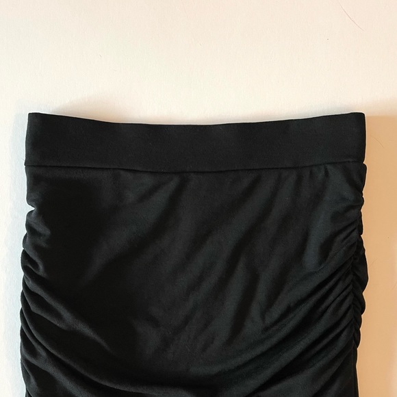 Banana Republic Black Ruched Soft Knit Bodycon Mini Skirt Size XS - Picture 5 of 15